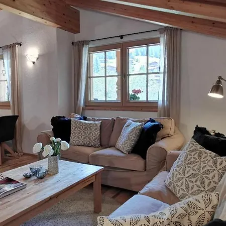 Loft Apartment *